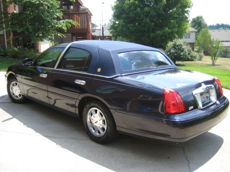 Robert Cornell's album, Lincoln Town Car