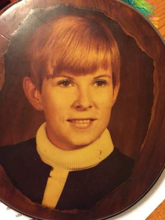 Laurie Lewis' Classmates profile album