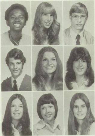 Linda Pierce's Classmates profile album