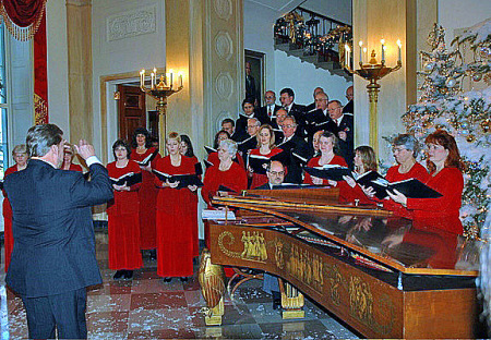 The Master's Touch Chorale White House 2004