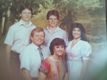 A 1985 (?) Family picutre 