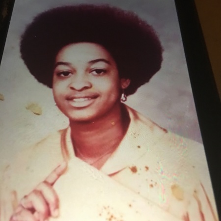 Linda Powell-Williams' Classmates profile album