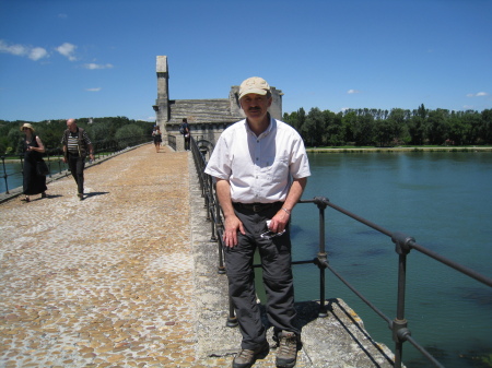 On Avignon bridge