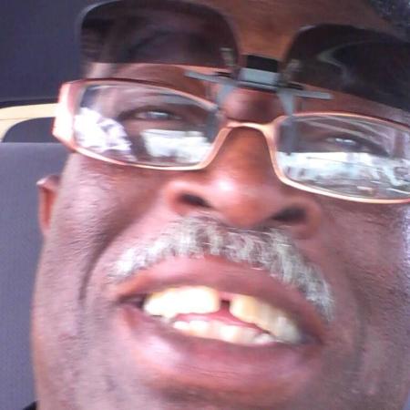 EDWARD` SNIPES's Classmates® Profile Photo