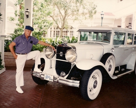 Dad in front of the Grand Floridian WDW