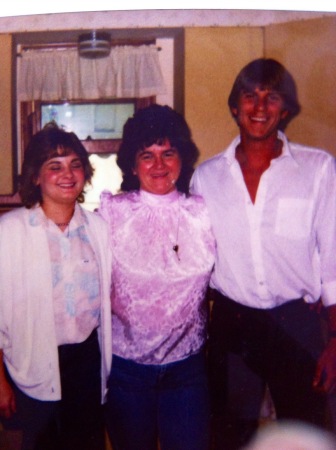 Kari, Marilyn & Kevin Viles 1988