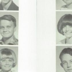 Linda Thompson-Hughes' Classmates profile album