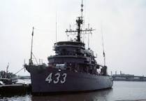 USS Engage MSO 433