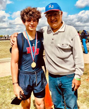 Christian wins Regional in Pole Vault -state 