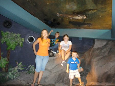 Grandkids at Georgia World Aquariam