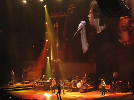 Mick on the big video screen.