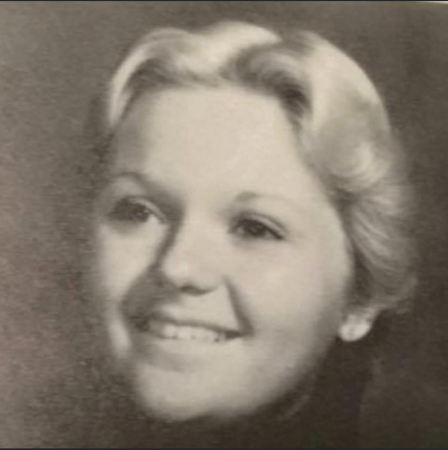 Evelyn Moore (Ruscki)'s Classmates profile album