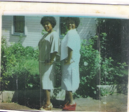 1977 IN CLEVELAND OHIO WITH COUSIN BEVERLY!