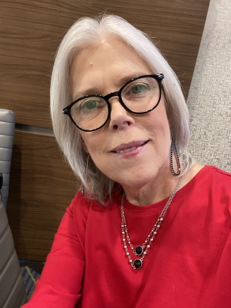 Linda Hunt's Classmates® Profile Photo