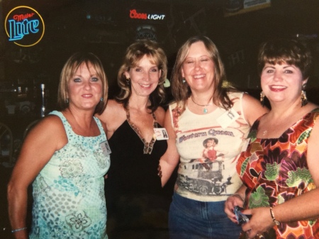 Cindy Davis' Classmates profile album