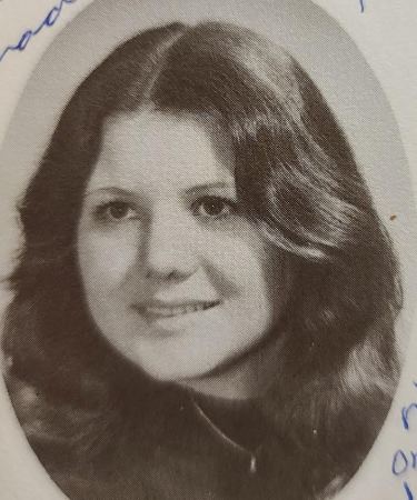 Linda Vellucci's Classmates profile album