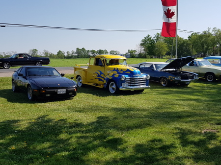 My Lion Friends weekly Car Cruise Night