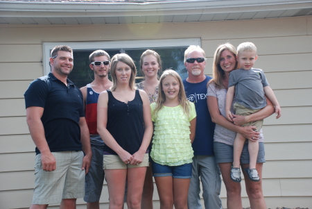 The whole Fam-damnly