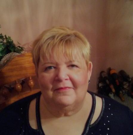 Linda Hamilton's Classmates® Profile Photo