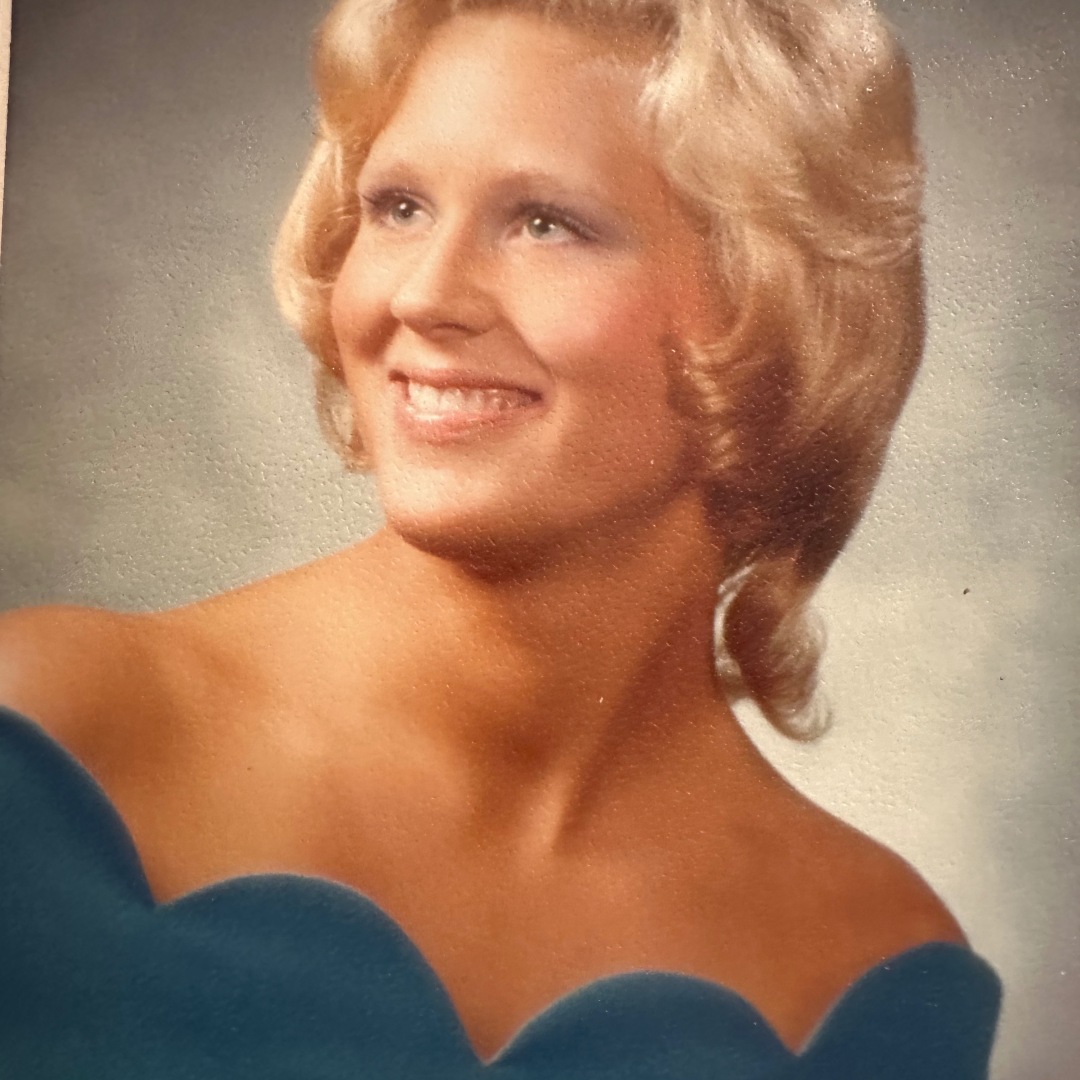 Lynne Wende's Classmates profile album