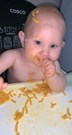 graysen mae loves Mac n cheese