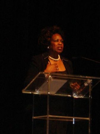 Dr. Thelma Dillard Receives Award