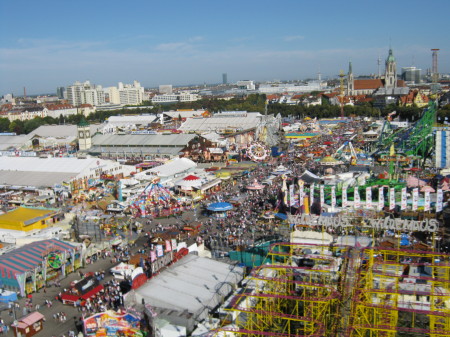  Am Steuer beim Oktoberfest.