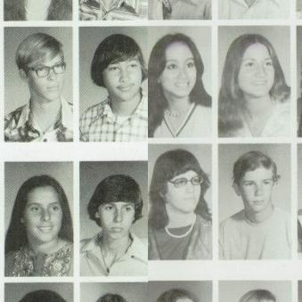 Lesa Davis' Classmates profile album