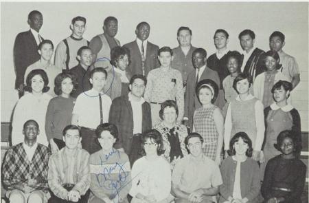 Betty Thomas' Classmates profile album