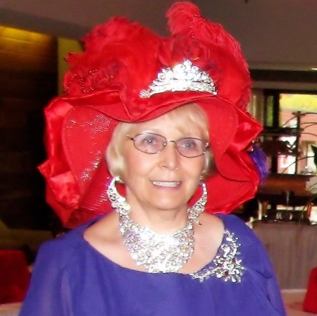 Queen SandyBear Red Hat Society