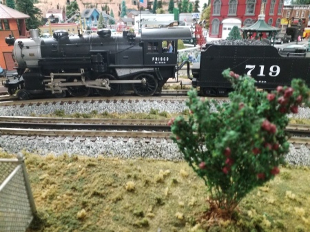 A Frisco Freight on the O Gauge Layout