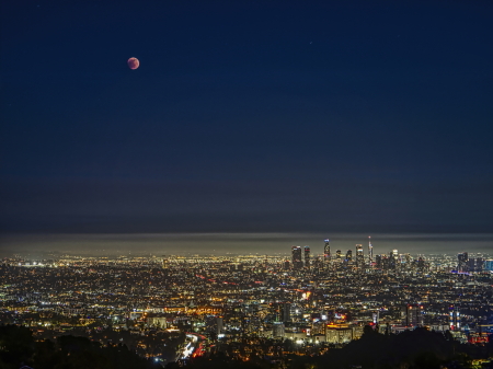 Total Lunar Eclipse Over L.A. May 15, 2022