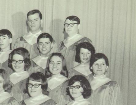 Linda Davis' Classmates profile album