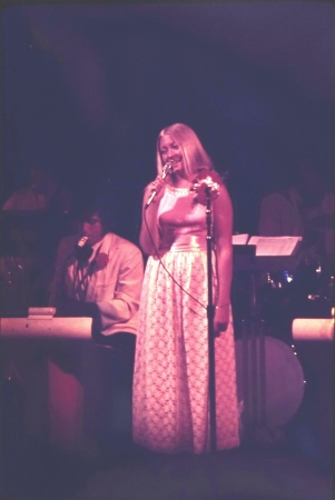 Suzi Sweitzer performing at Purple Cow 1972