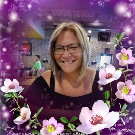 Lori Moxley's Classmates® Profile Photo