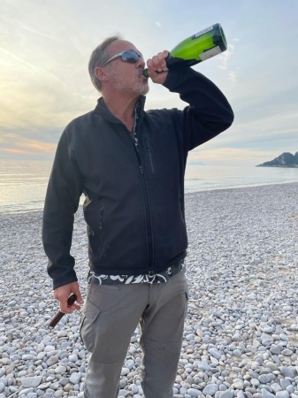 How they sip champagne in Gaeta