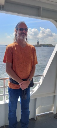 Me boat heading 2 Ellis Island 