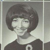 Lynne Holt (Kelley)'s Classmates profile album