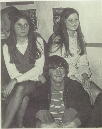 Linda Gillikin's Classmates profile album