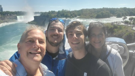 Niagra Falls (Andy with family)
