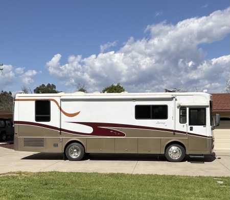 Selling our Journey DL Winnebago 