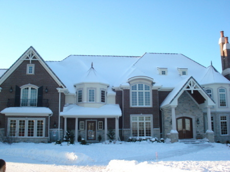 SUMMER HOME IN WINTER