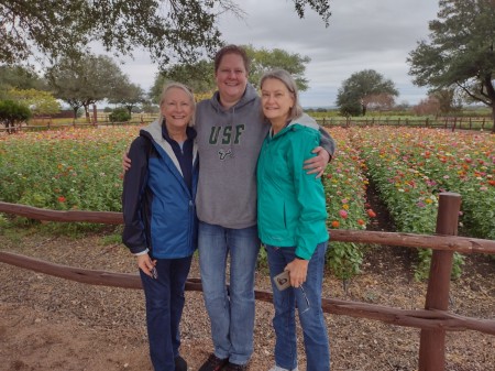 with niece and sis, Linda, (Class of '70)