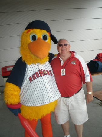 Muddy the Mascot & Robert the Usher