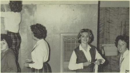 Sue Mackey's Classmates profile album