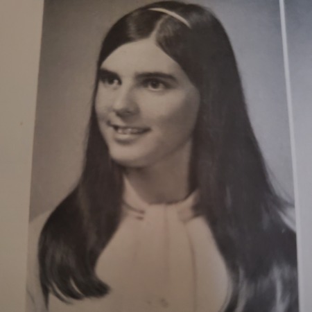 Gwen Thompson's Classmates profile album