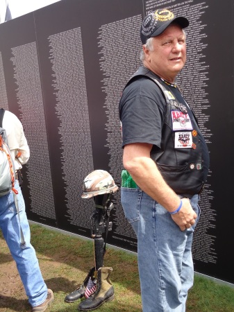 Lonnie at the Mobile Travelling Wall