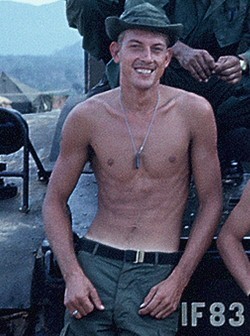 Dennis ham tan vietnam 1967