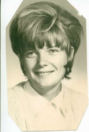 Marilyn Chisholm Brockett's Classmates profile album