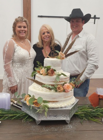 My great nieces wedding  Bryse. I did her cake